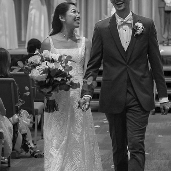 Made with Love Lace Wedding Gown (Ivory Size 2) - Picture 9 of 16